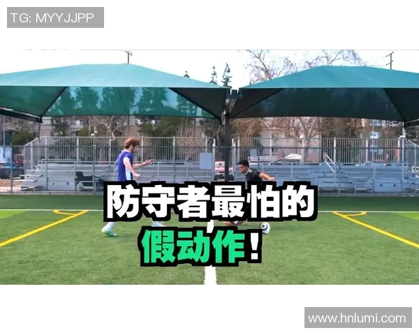 张敏独家分享：深入剖析足球技巧与战术心得，助你提升球场表现