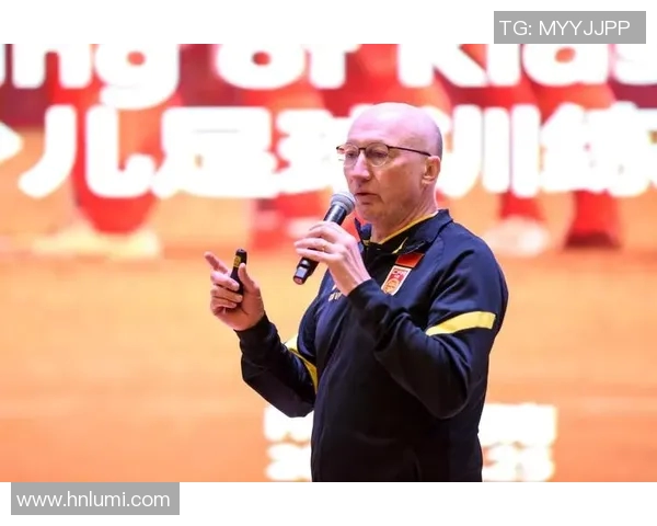 重庆足球队灵活性探讨:如何在战术与团队协作中实现突破与创新 重庆足球队灵活性探讨:如何在战术与团队协作中实现突破与创新